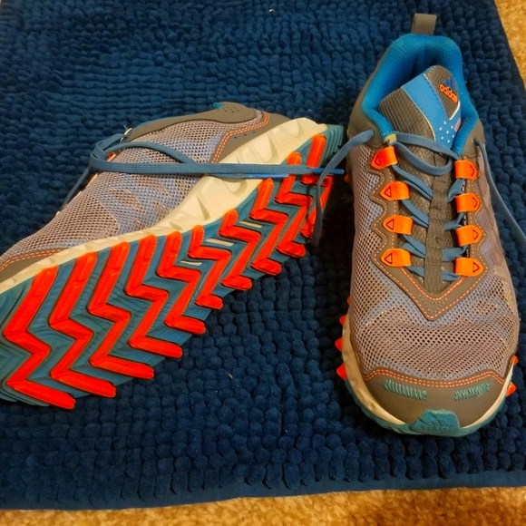 Adidas - Picture 2 of 6